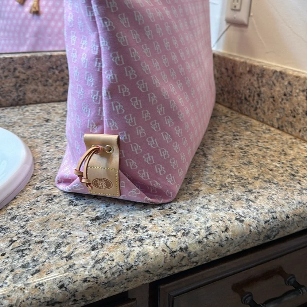 Dooney & Bourke canvas tote! - Picture 4 of 6